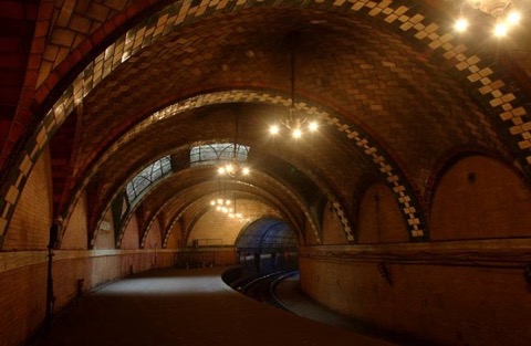 02-City-Hall-Station-600x392